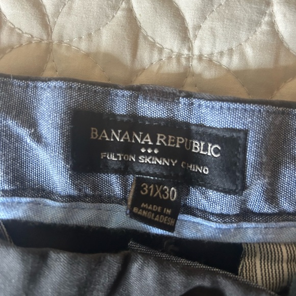 6 Banana Republic and Goodthreads khakis, 1 pair of jeans. 31x30 or 32x30 - Picture 7 of 7